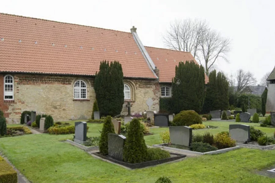 Kirche Bargum Friedhof